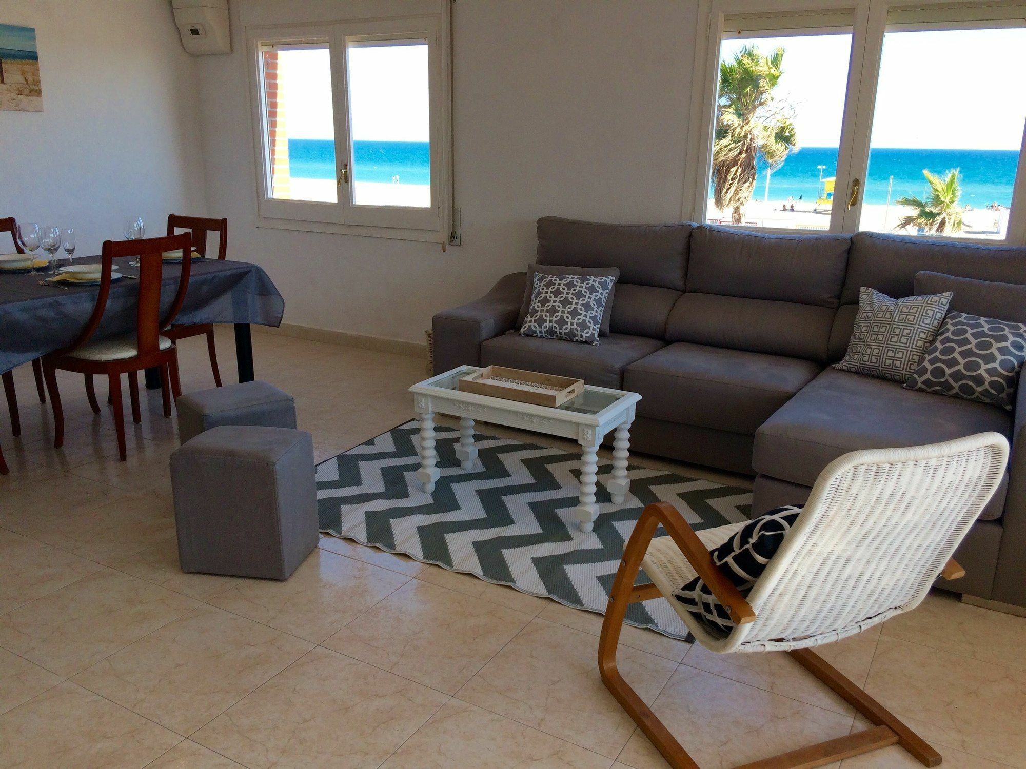 Appartamento Calaluz Be My Guest Castelldefels Esterno foto