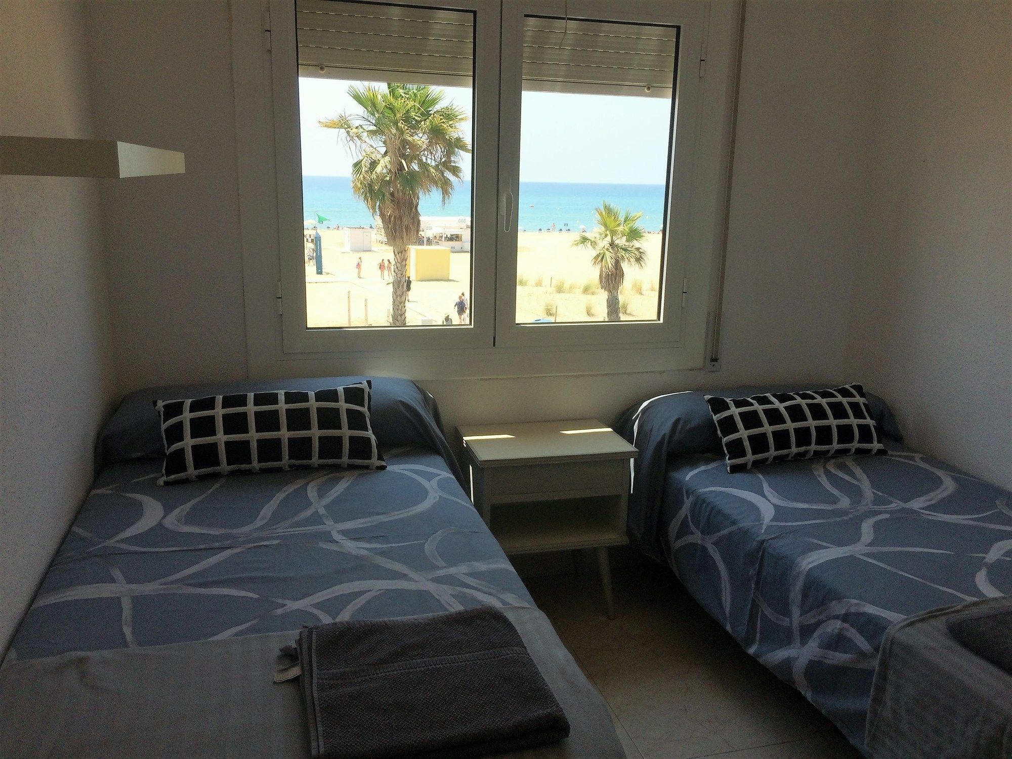 Appartamento Calaluz Be My Guest Castelldefels Esterno foto
